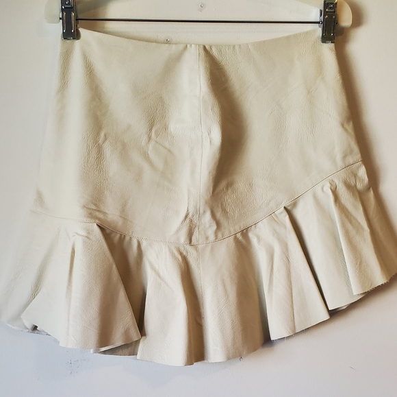 Zara Faux LEATHER Skirt - Picture 1 of 2